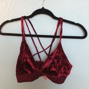 Red velvet brallette